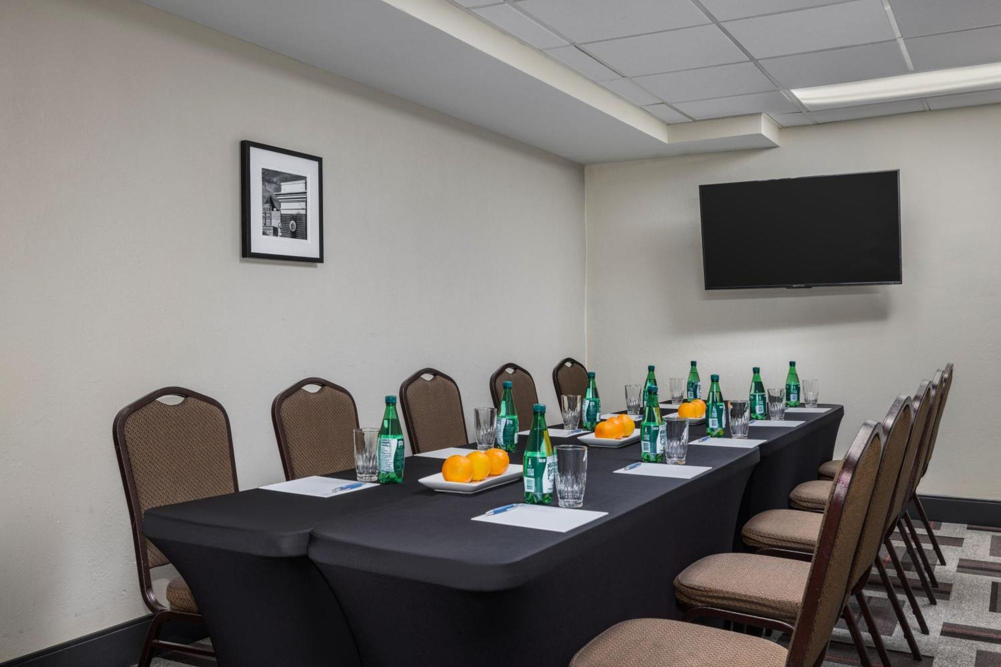 Four Points By Sheraton Greensboro Airport Exterior foto