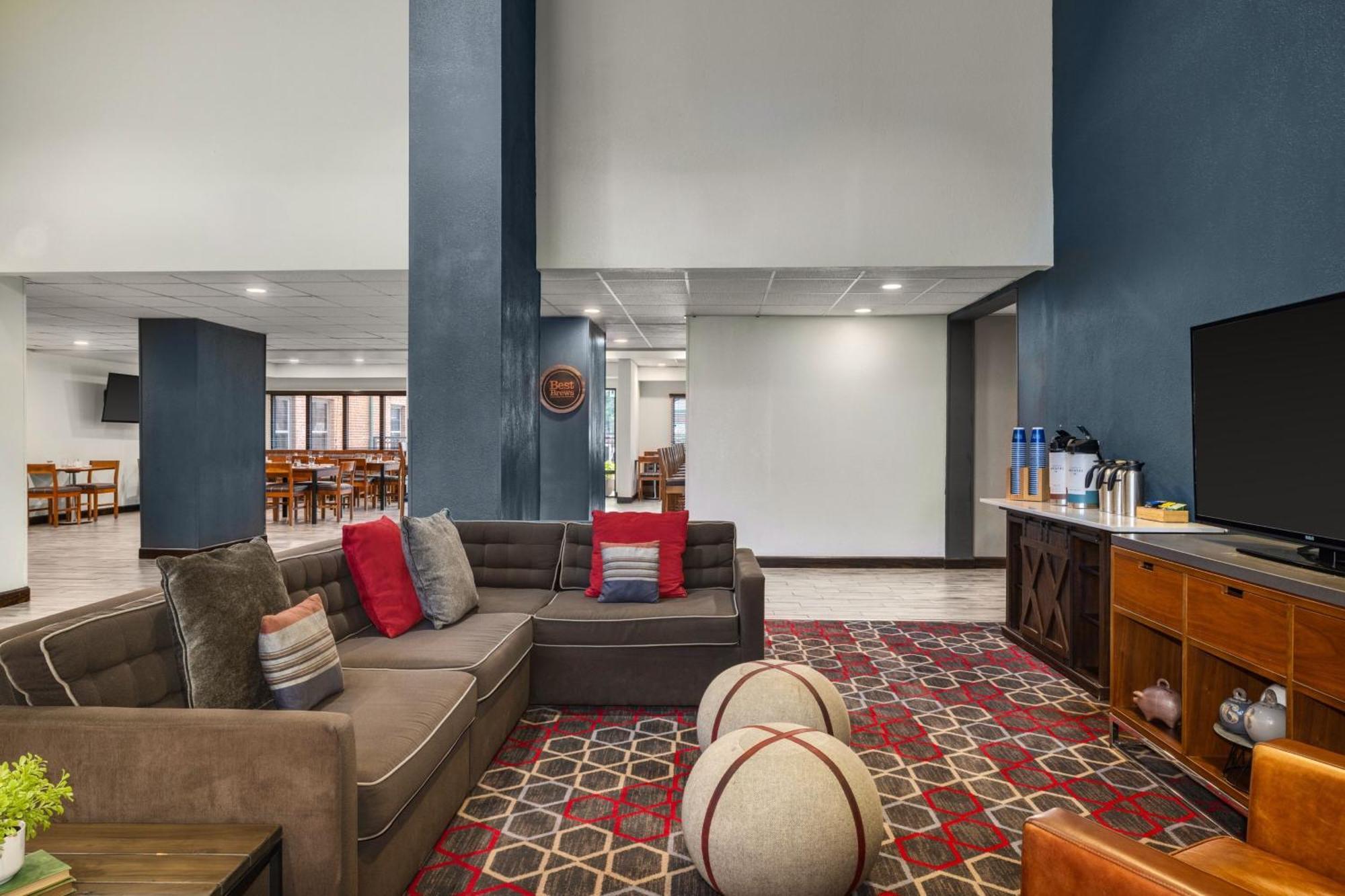 Four Points By Sheraton Greensboro Airport Exterior foto